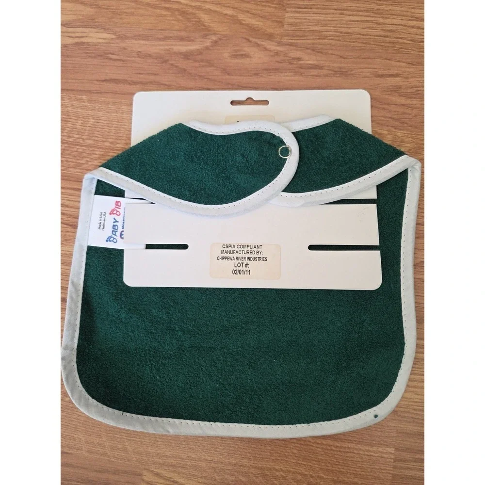 NHL Minnesota Wild Baby Bib Little Wild Fan Bib Green Hockey NWT Snap Closure